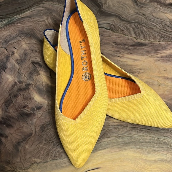 Rothy’s extra cushion lemon yellow pointed flats - Picture 1 of 7